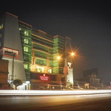 Shelton'S Rezidor Hotel Pesavar Kültér fotó